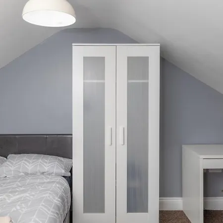 Town Centre Double Private